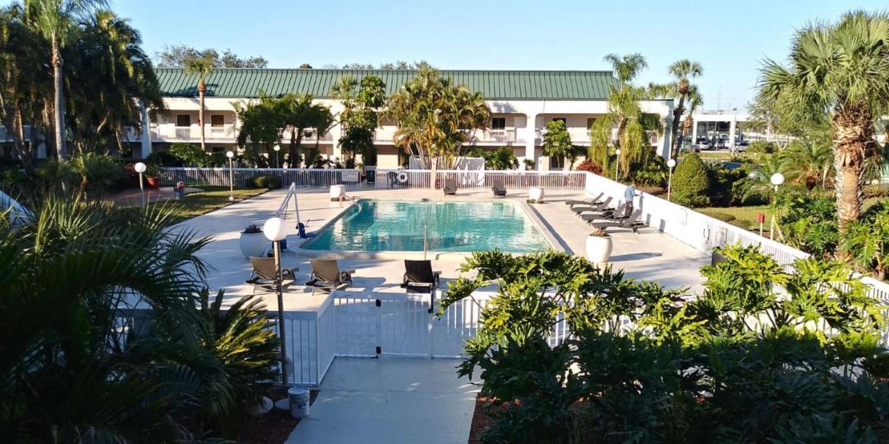 Surestay Plus Hotel By Best Western Clearwater Central Exterior foto